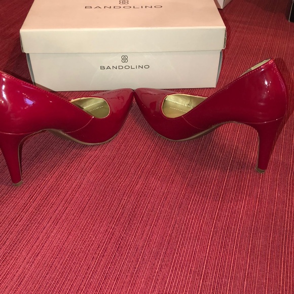 Bandolino Red Point Toe Heels in size 5.5M - Picture 7 of 11